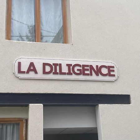 Le Carrosse, La Diligence, Centre Saint Jean De Losne Tarif 2Pers 1 Chambre, Tarif 4 Pers 2 Chambres 외부 사진